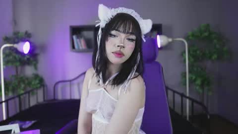 Snapshot of sabrina_bloom_ chatting on 11/20/25, 02:06 sabri online show from 11/20/25, 02:06