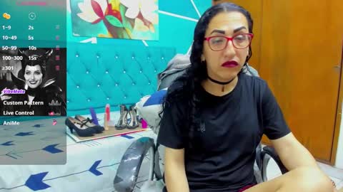 Snapshot of sabrina_dupont chatting on 11/02/25, 12:51 SABRINA online show from 11/02/25, 12:51