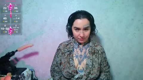 Snapshot of sabrina_raiders_666 chatting on 01/24/25, 03:32 Lilith Solar online show from 01/24/25, 03:32