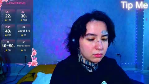Snapshot of sabrina_raiders_666 chatting on 02/17/25, 10:40 Lilith Solar online show from 02/17/25, 10:40