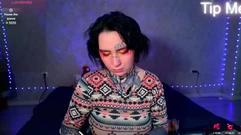 Snapshot of sabrina_raiders_666 chatting on 02/19/25, 01:28 Lilith Solar online show from 02/19/25, 01:28