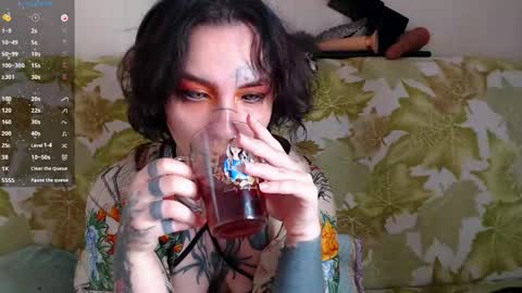 Snapshot of sabrina_raiders_666 chatting on 09/10/25, 11:49 Lilith Solar online show from 09/10/25, 11:49