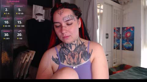 Snapshot of sabrina_raiders_666 chatting on 11/18/25, 09:25 Lilith Solar online show from 11/18/25, 09:25