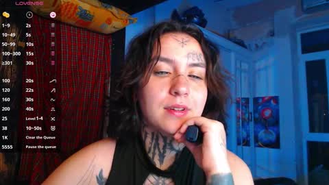 Snapshot of sabrina_raiders_666 chatting on 11/26/25, 05:25 Lilith Solar online show from 11/26/25, 05:25