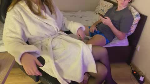 Snapshot of sabrinaanddaniel chatting on 10/09/25, 09:35 SabrinaDaniel online show from 10/09/25, 09:35