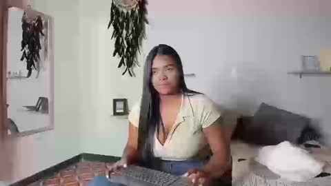 Snapshot of sabrinaghyal chatting on 09/20/25, 09:27 Sabrina online show from 09/20/25, 09:27
