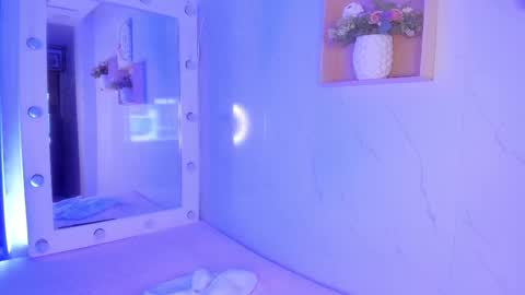 mariana  online show from 11/21/25, 03:27