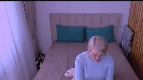 Sabrina MacMarren online show from 04/25/26, 01:41
