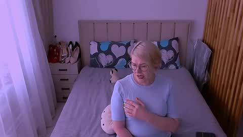Sabrina MacMarren online show from 05/22/26, 10:21