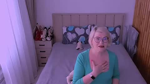 Sabrina MacMarren online show from 06/13/26, 10:13