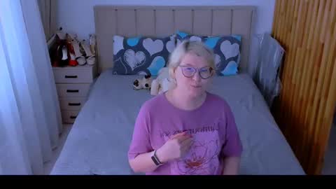Sabrina MacMarren online show from 06/24/26, 03:55