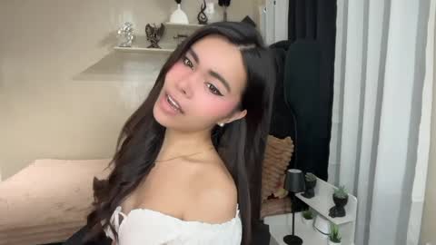 Snapshot of sabrinamadonna54 chatting on 06/08/26, 09:37 sabrinamadonna54 online show from 06/08/26, 09:37