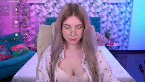 Snapshot of sabrinamuse chatting on 05/07/26, 06:41 Sabrina online show from 05/07/26, 06:41