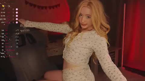 Snapshot of sabrinarider chatting on 12/22/25, 05:21 Hello im Sabrina online show from 12/22/25, 05:21