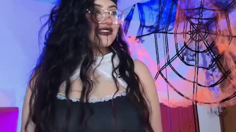 Sabrina  online show from 10/20/25, 11:43