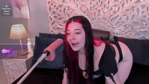 Snapshot of sabrinna_fox chatting on 04/28/26, 07:30 sabrinna online show from 04/28/26, 07:30