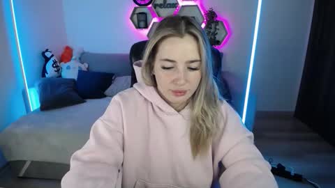 Snapshot of sabrinviolet chatting on 11/02/25, 09:11 Sabrina Violet online show from 11/02/25, 09:11