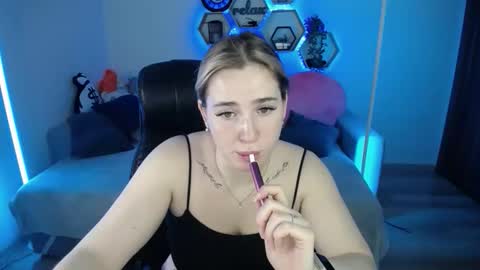 Snapshot of sabrinviolet chatting on 11/04/25, 09:19 Sabrina Violet online show from 11/04/25, 09:19
