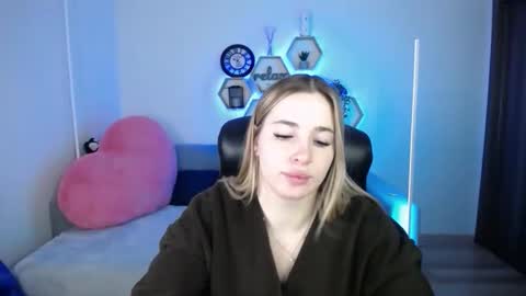 Snapshot of sabrinviolet chatting on 01/16/26, 09:02 Sabrina Violet online show from 01/16/26, 09:02