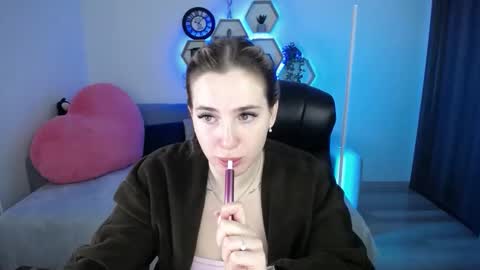Snapshot of sabrinviolet chatting on 01/18/26, 09:13 Sabrina Violet online show from 01/18/26, 09:13