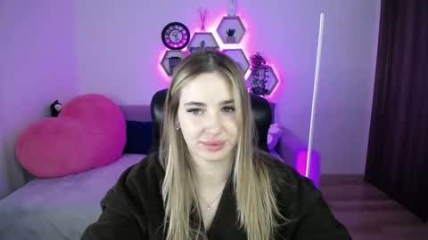 Snapshot of sabrinviolet chatting on 02/08/26, 09:02 Sabrina Violet online show from 02/08/26, 09:02