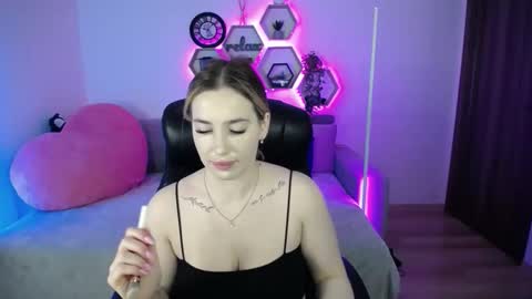 Snapshot of sabrinviolet chatting on 02/11/26, 09:14 Sabrina Violet online show from 02/11/26, 09:14