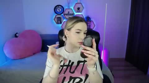 Snapshot of sabrinviolet chatting on 02/14/26, 09:28 Sabrina Violet online show from 02/14/26, 09:28