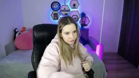 Snapshot of sabrinviolet chatting on 02/21/26, 09:10 Sabrina Violet online show from 02/21/26, 09:10