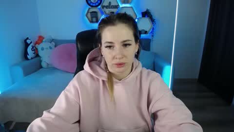 Snapshot of sabrinviolet chatting on 03/04/26, 09:15 Sabrina Violet online show from 03/04/26, 09:15