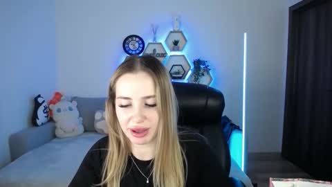 Snapshot of sabrinviolet chatting on 03/09/26, 09:13 Sabrina Violet online show from 03/09/26, 09:13