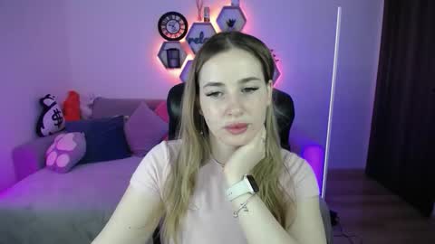 Snapshot of sabrinviolet chatting on 03/31/26, 08:04 Sabrina Violet online show from 03/31/26, 08:04
