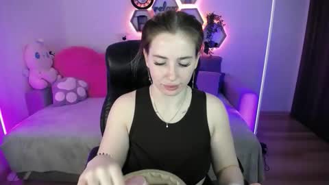 Snapshot of sabrinviolet chatting on 04/06/26, 08:04 Sabrina Violet online show from 04/06/26, 08:04