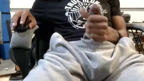 Dee online show from 11/11/25, 10:21