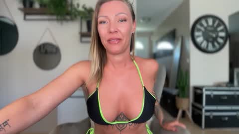 sacha__xx online show from 06/08/26, 12:49