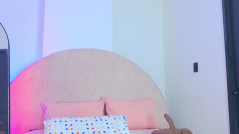 Snapshot of sacha_malala chatting on 11/22/25, 07:13 Sacha Malala online show from 11/22/25, 07:13