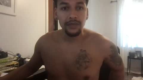 Snapshot of sack_draggin chatting on 01/09/25, 08:33 Beezy online show from 01/09/25, 08:33