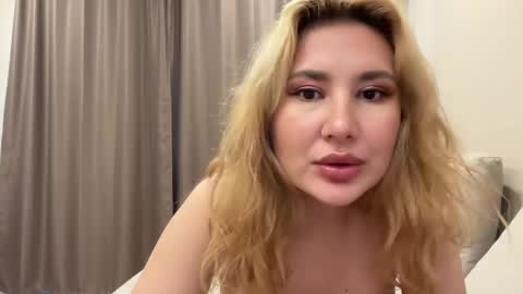 Snapshot of sacreed_lovee chatting on 06/05/26, 10:10 sacreed_lovee online show from 06/05/26, 10:10