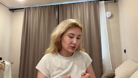 sacreed_lovee online show from 07/30/26, 08:02