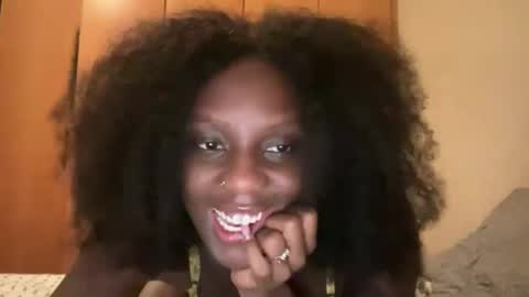 Snapshot of sade991803 chatting on 05/11/26, 09:26 Onika online show from 05/11/26, 09:26