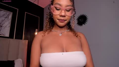 Sophie online show from 11/20/25, 05:40