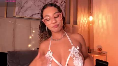 Sophie online show from 06/19/26, 04:39
