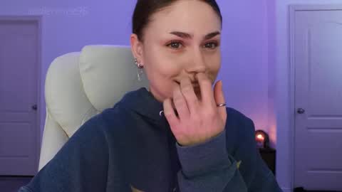 Sadie Renee  online show from 09/15/25, 08:53