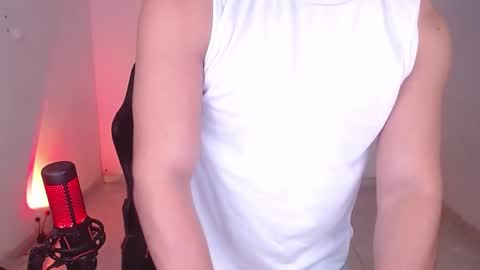 Snapshot of saenz_hotx chatting on 01/22/25, 01:20 saenz_hotx online show from 01/22/25, 01:20