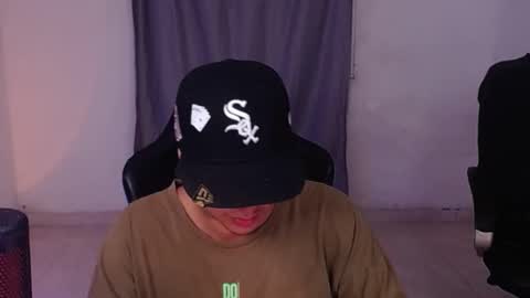 Snapshot of saenz_hotx chatting on 02/09/25, 03:00 saenz_hotx online show from 02/09/25, 03:00