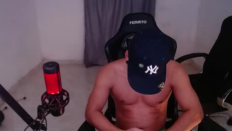 Snapshot of saenz_hotx chatting on 02/11/25, 06:08 saenz_hotx online show from 02/11/25, 06:08