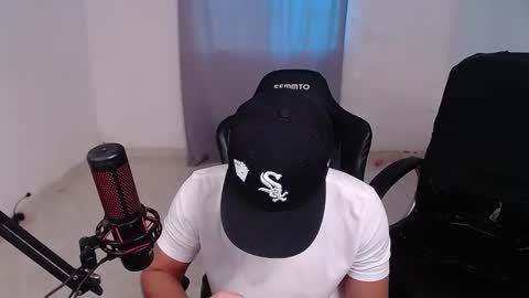 Snapshot of saenz_hotx chatting on 03/09/25, 10:30 saenz_hotx online show from 03/09/25, 10:30