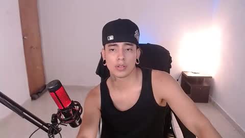 Snapshot of saenz_hotx chatting on 09/21/25, 10:44 saenz_hotx online show from 09/21/25, 10:44
