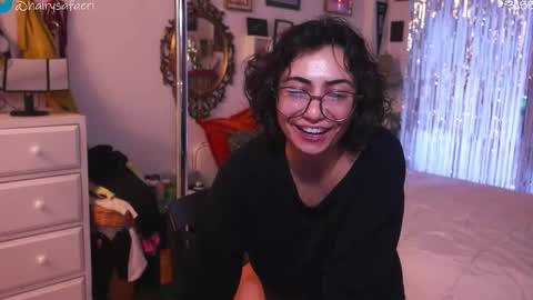 Snapshot of safaeri chatting on 11/26/25, 03:46 Safa online show from 11/26/25, 03:46