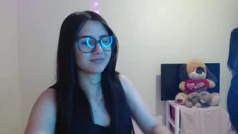 Snapshot of sahaliefox_ chatting on 10/07/25, 11:13 Sahaliefox  online show from 10/07/25, 11:13