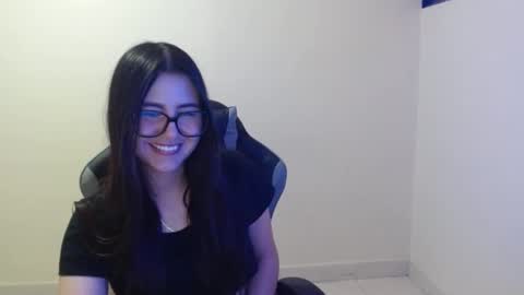 Snapshot of sahaliefox_ chatting on 10/10/25, 10:53 Sahaliefox  online show from 10/10/25, 10:53